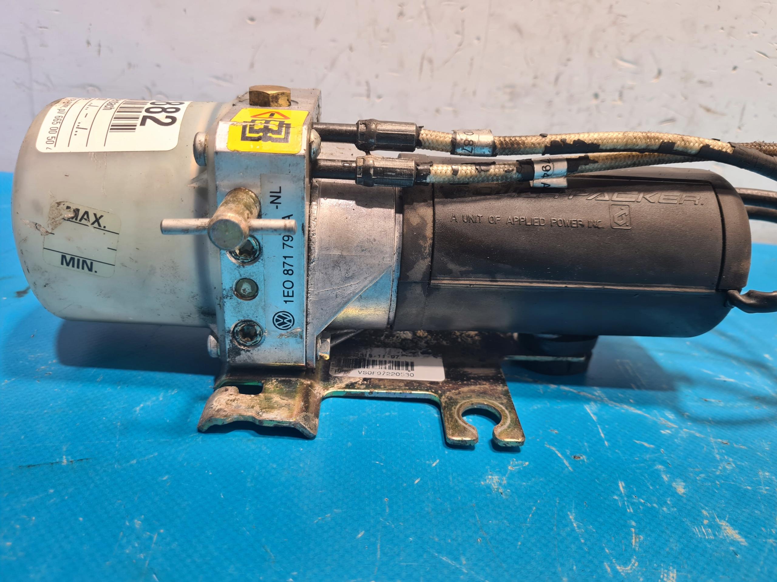 1E0871791A - НАСОС ЛЮКА VW GOLF III CABRIO