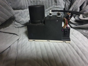 НАСОС ЦЕНТРАЛЬНОГО ЗАМКУ AUDI A3 A4 A6 8L0862257