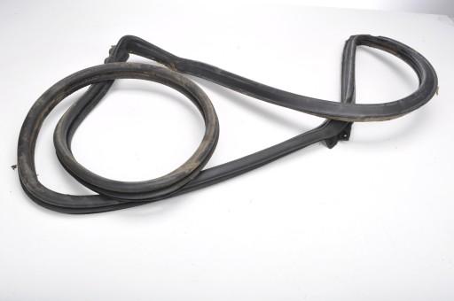 Pontiac FIERO ущільнення двері ліве 1986р