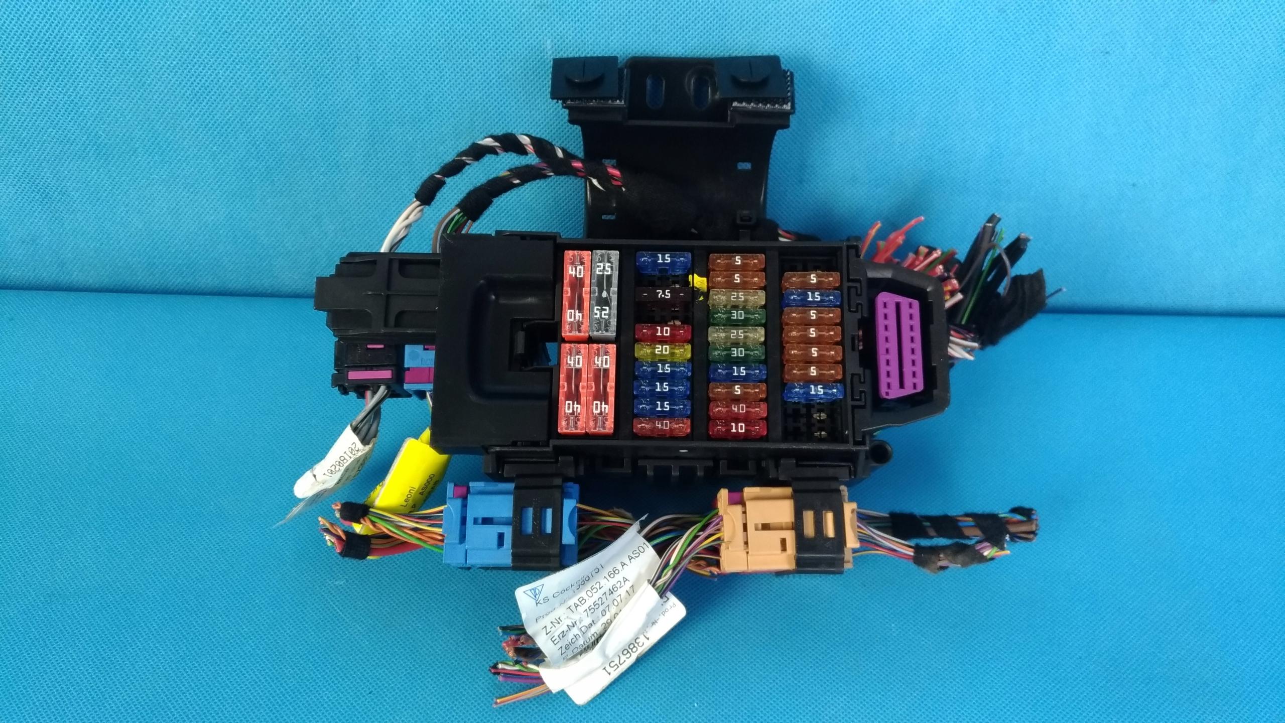 PORSCHE 718 982 БЛОК ПРЕДОХРАНИТЕЛЕЙ 99161010300