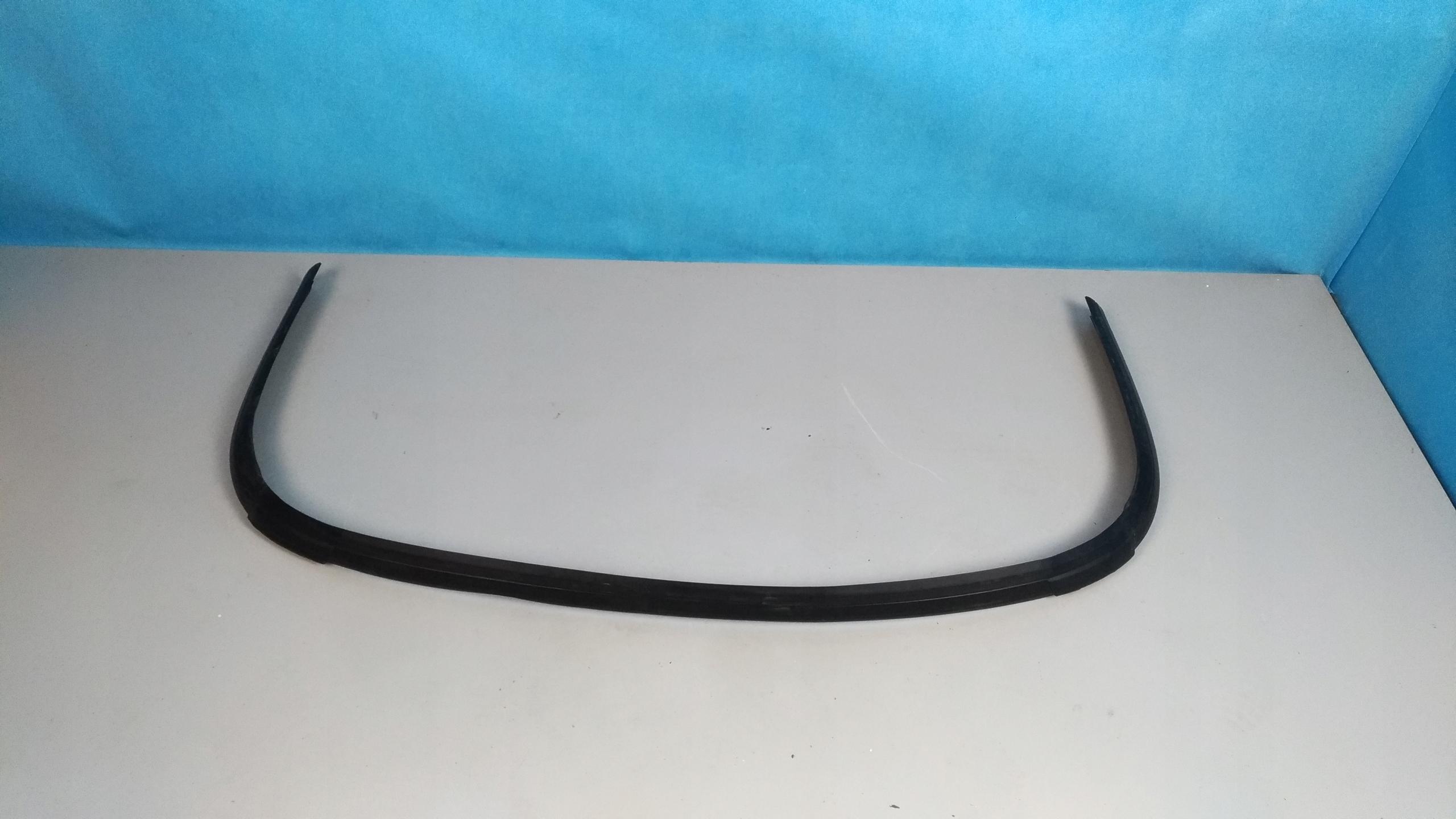 PORSCHE 718 982 ПРОКЛАДКА РЕЙКИ КРЫШИ 981504197