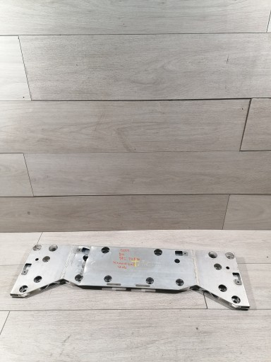 992401157B, - Porsche 911 992 посилення передніх саней 992401157b