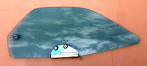 PORSCHE 928/S4 СТЕКЛО ДВЕРИ ПРАВОЕ