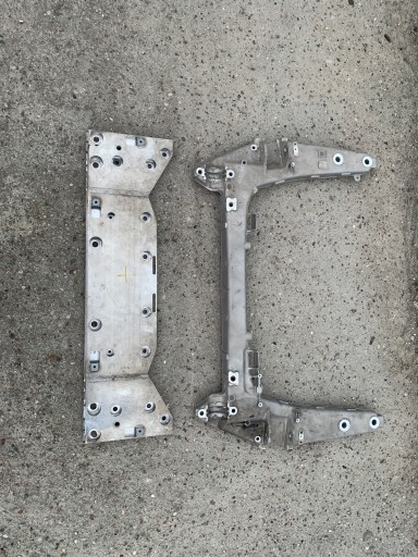 9073452 - Передняя балка салазок porsche 992