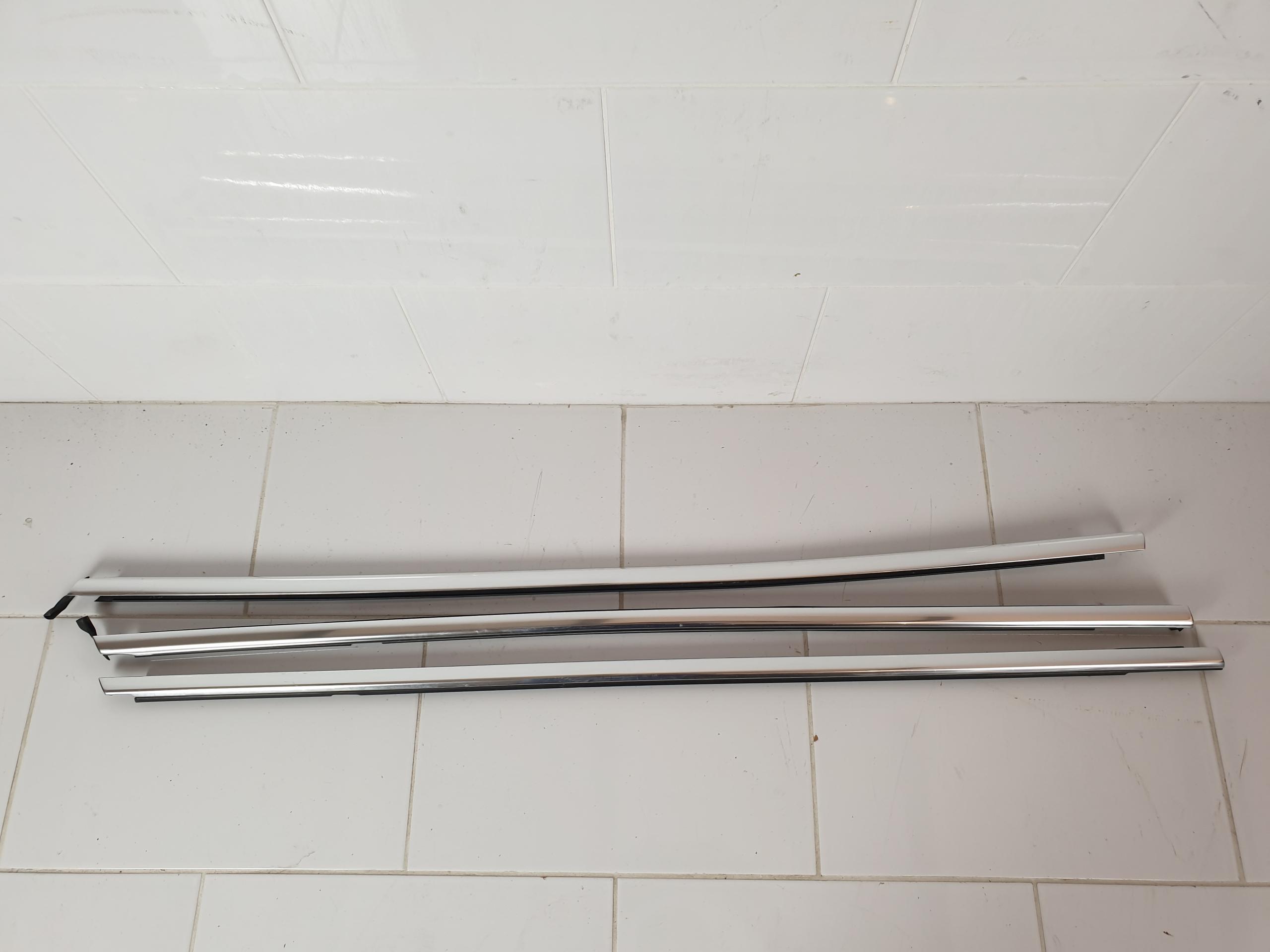 9Y0837476 9Y0837475 - PORSCHE CAYENNE 9Y ХРОМОВАНА ОБРОБКА ДВЕРЕЙ