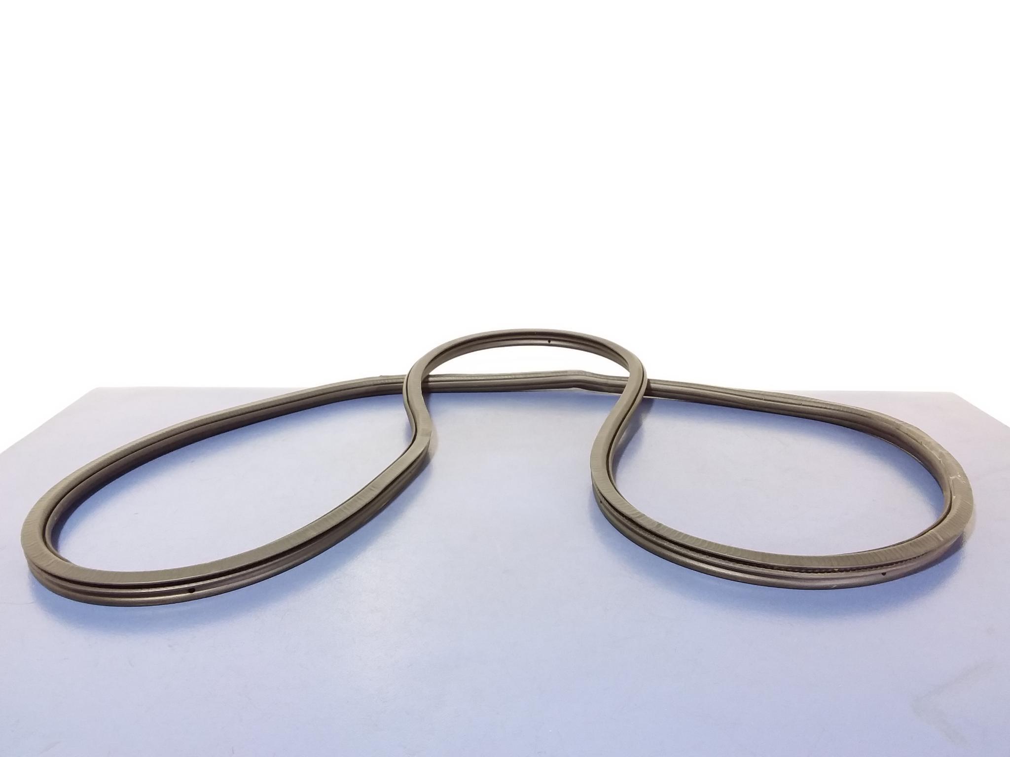 PORSCHE CAYENNE II 7P5 ПРОКЛАДКА ДВЕРИ ЛЕВАЯ ПЕРЕДНЯЯ