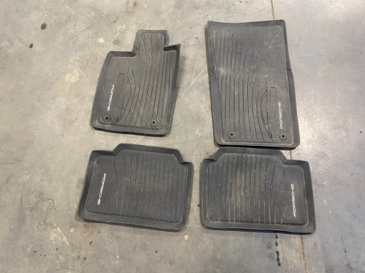 КОМПЛЕКТ РЕЗИНОВЫХ КОВРИКОВ PORSCHE CAYENNE II