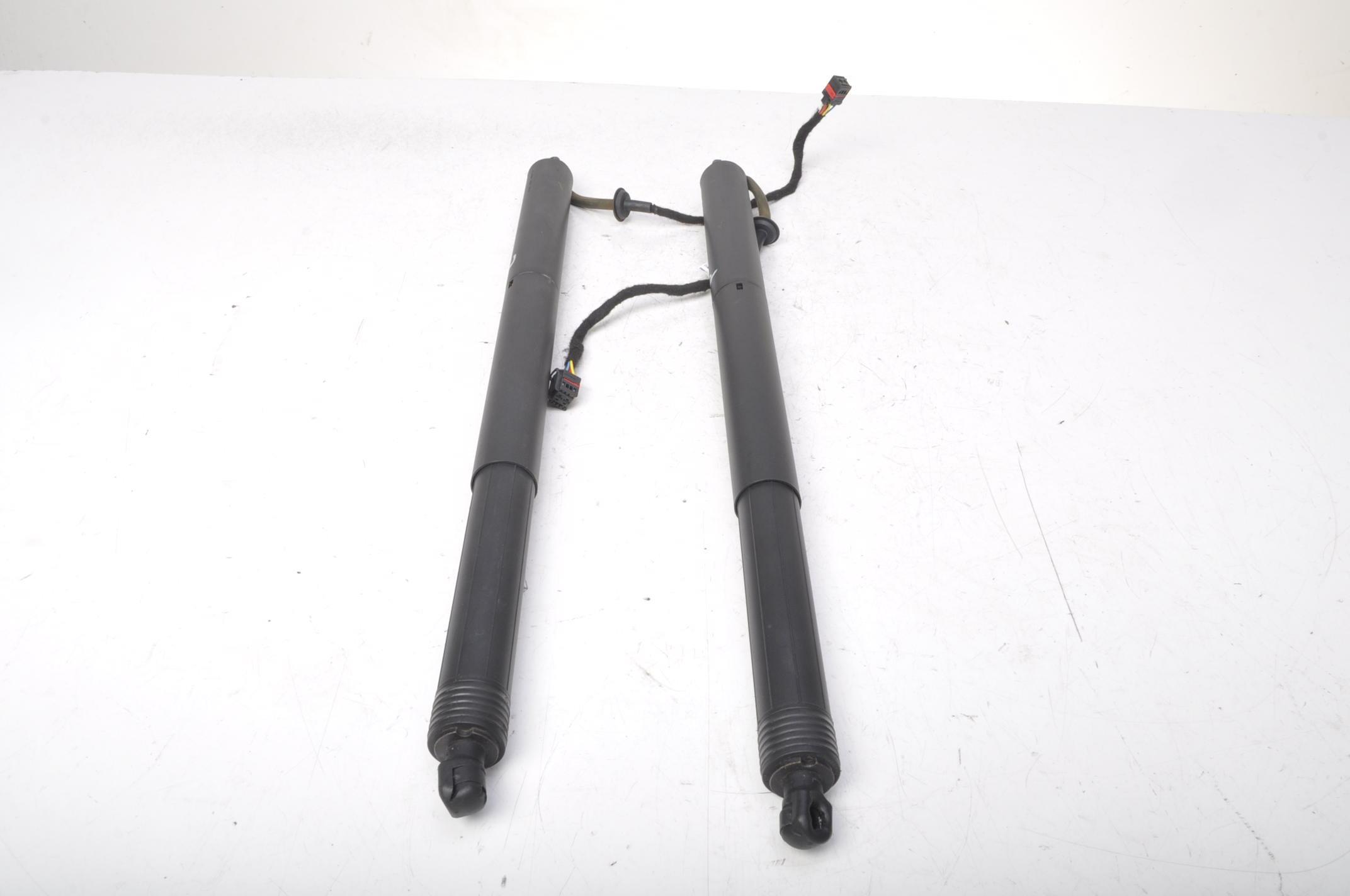 95B827851C - ПОРШЕ МАКАН 3.6 ПРИВІД ТЕЛЕСКОП ЗАКРИЛКИ ПОВНИЙ КОМПЛЕКТ