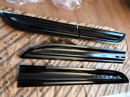95B837890-KAWH-0 - Накладки на двери PORSCHE MACAN STRIP 95B ORIGINAL 2015-2023 гг.