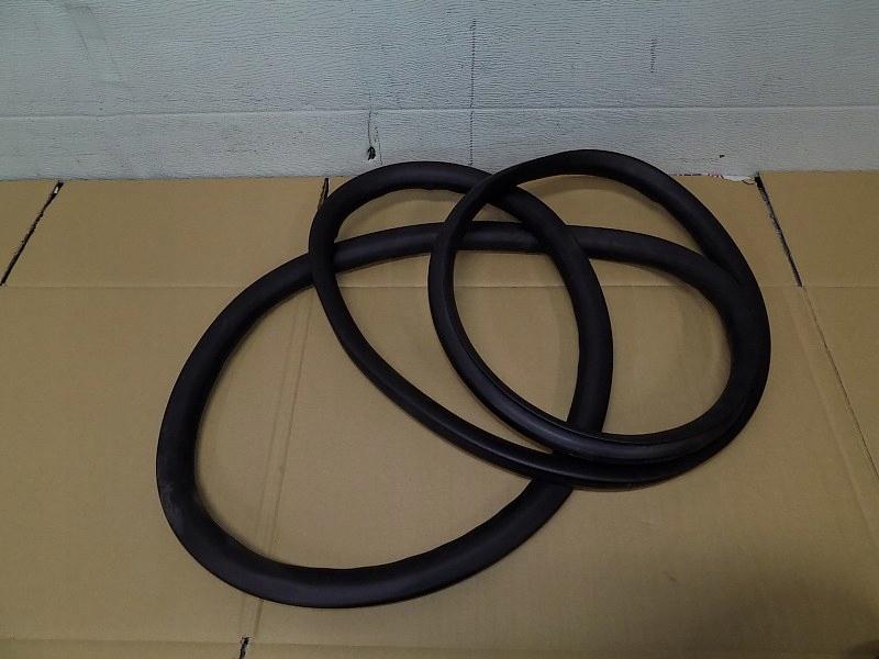 PORSCHE PANAMERA 970 ПРОКЛАДКА КРЫШКИ БАГАЖНОГО ОТСЕКА