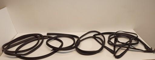 PORSCHE УЩІЛЬНЮВАЧ ПРАВОЇ ДВЕРІ BOXSTER 987