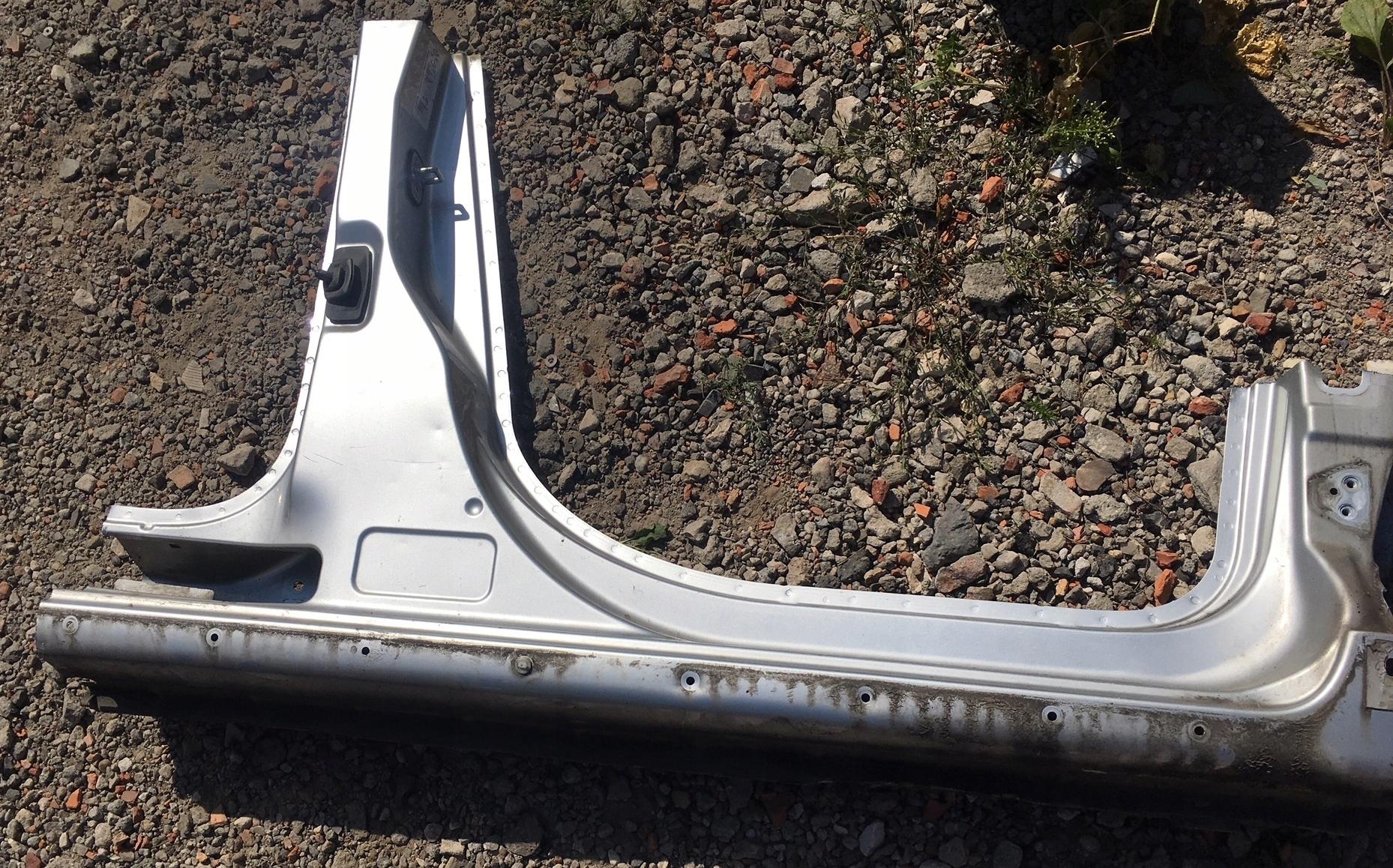 ПРАВЫЙ ПОРОГ ПАРТНЕР BERLINGO III