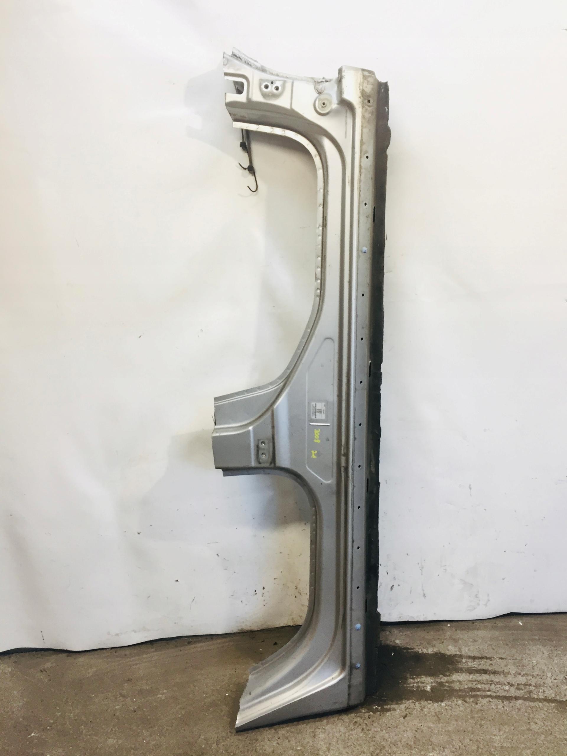 ПРАВИЙ ПОРІГ PEUGEOT 3008 09-16 #71