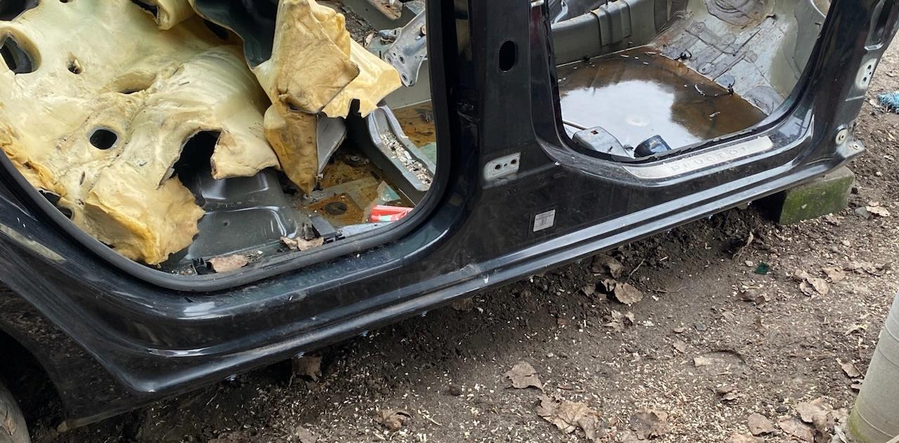 ПРАВЫЙ ПОРОГ PEUGEOT 3008 09-16 KTVD