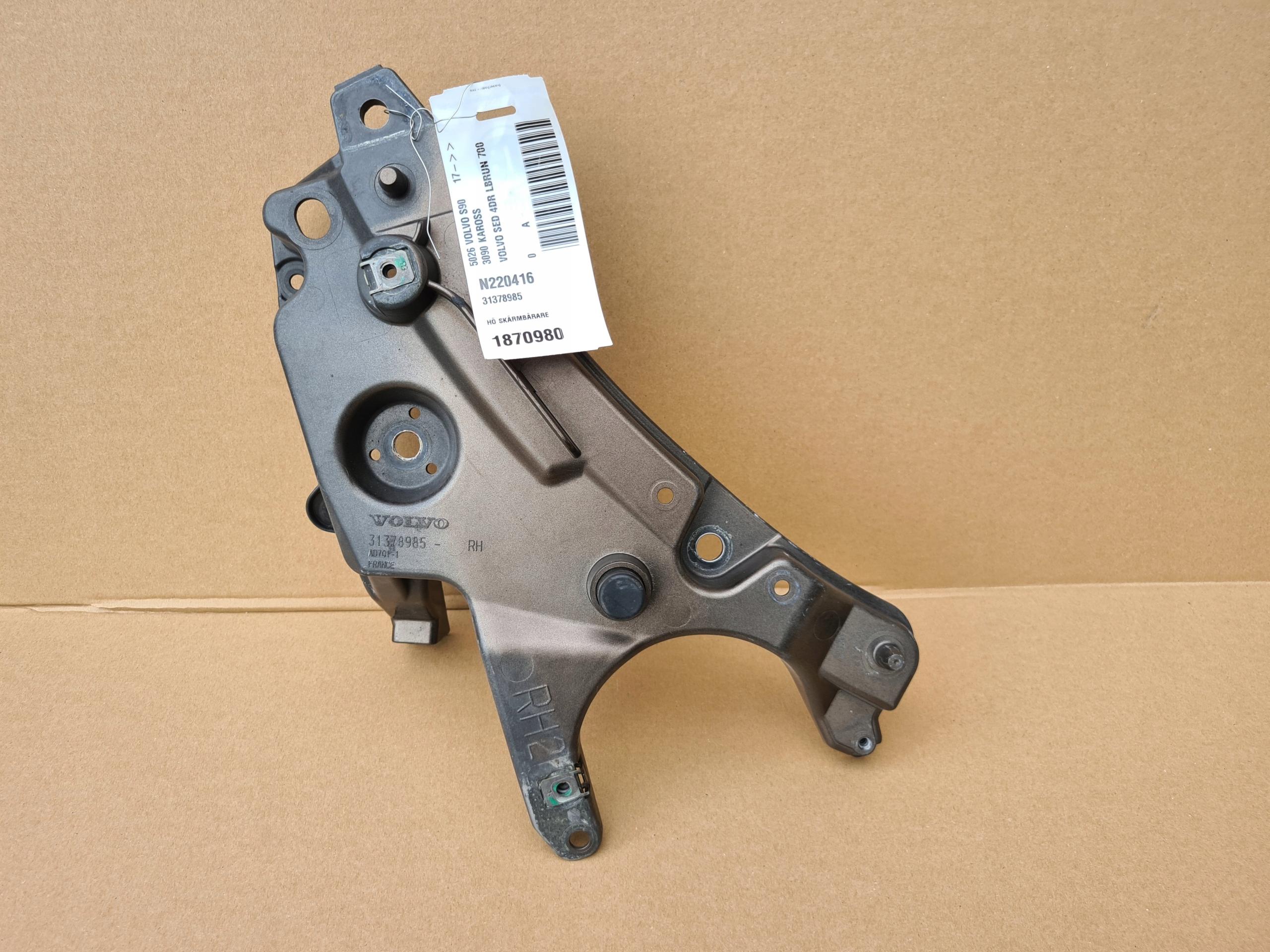 5700 31378985 - Праве ковзання кріплення крила VOLVO S90 V90 700