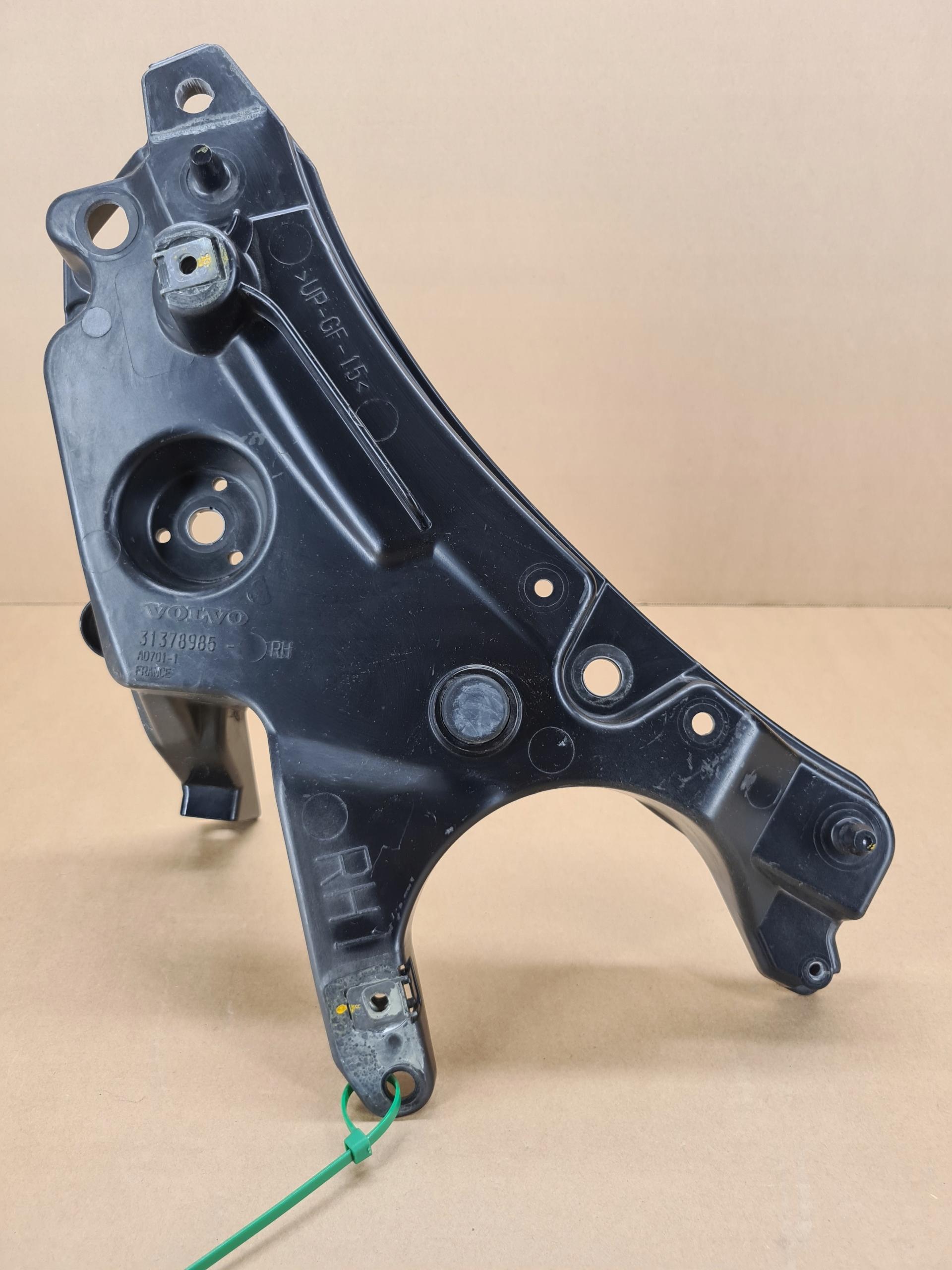 8717 31378985 - Праве ковзання кріплення крила VOLVO S90 V90 717