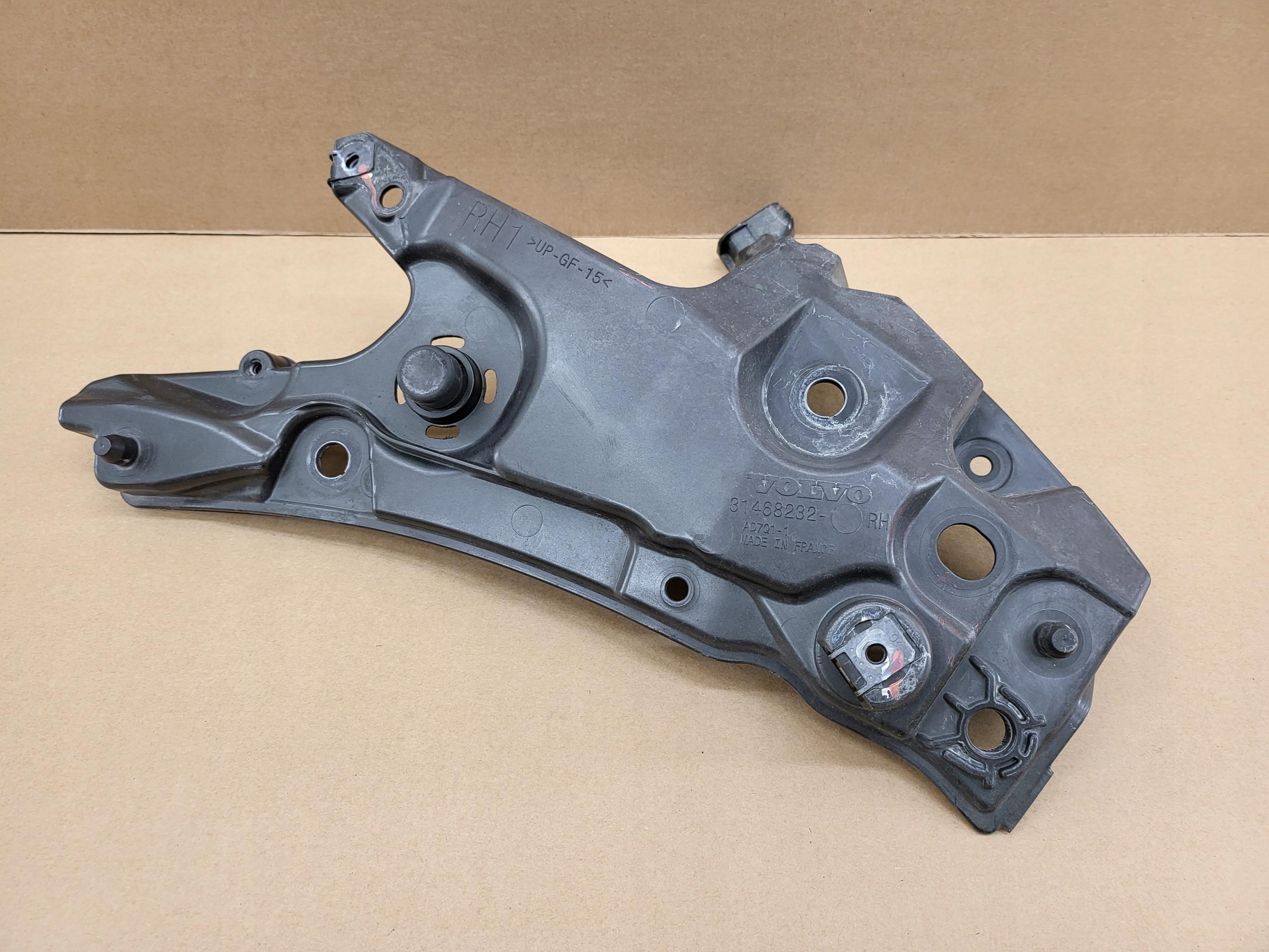 0395 32288931 - Правое скольжение крепление крыла VOLVO V60 S60 724