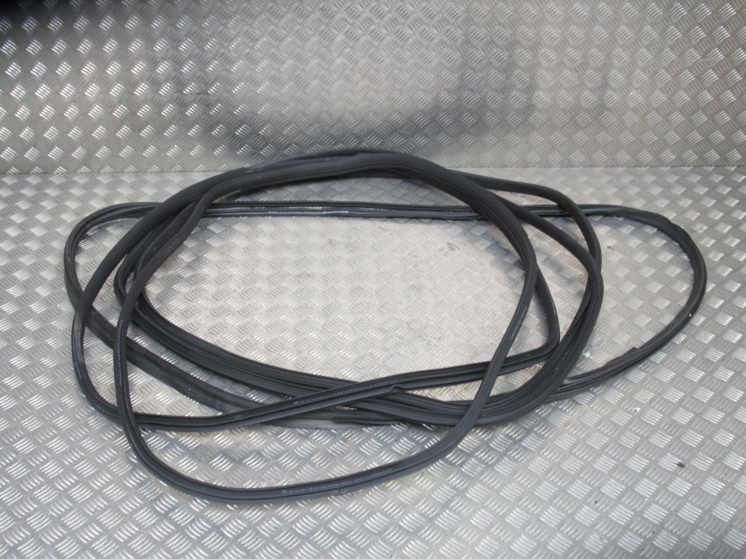 MS2625 - Правий задній Ущільнювач дверей MERCEDES GT AMG X290