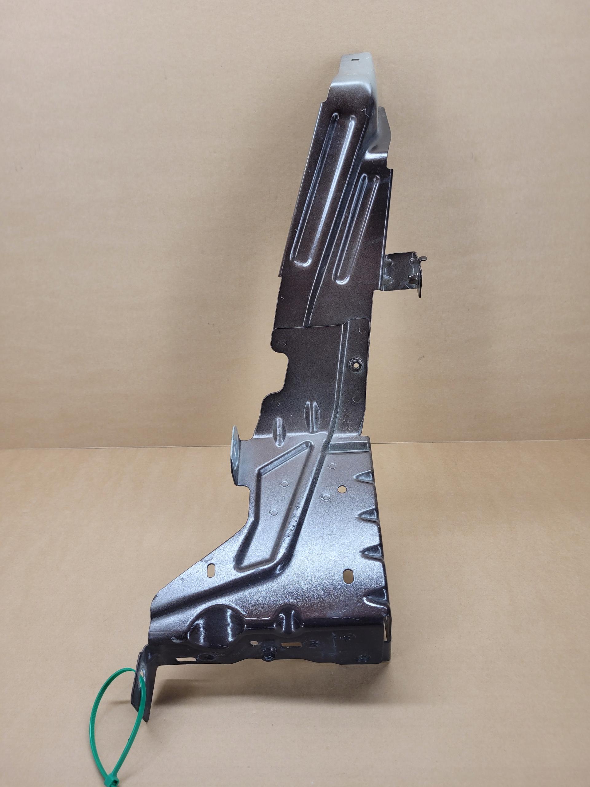 0171 32377056 - ПРАВИЙ КРОНШТЕЙН ОКУЛЯР КРІПЛЕННЯ ЛИСТ XC40 722