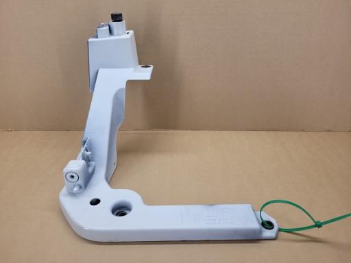 4614 32234762 - ПРАВИЙ КРОНШТЕЙН ОКУЛЯР КРІПЛЕННЯ КРИЛА XC40 614