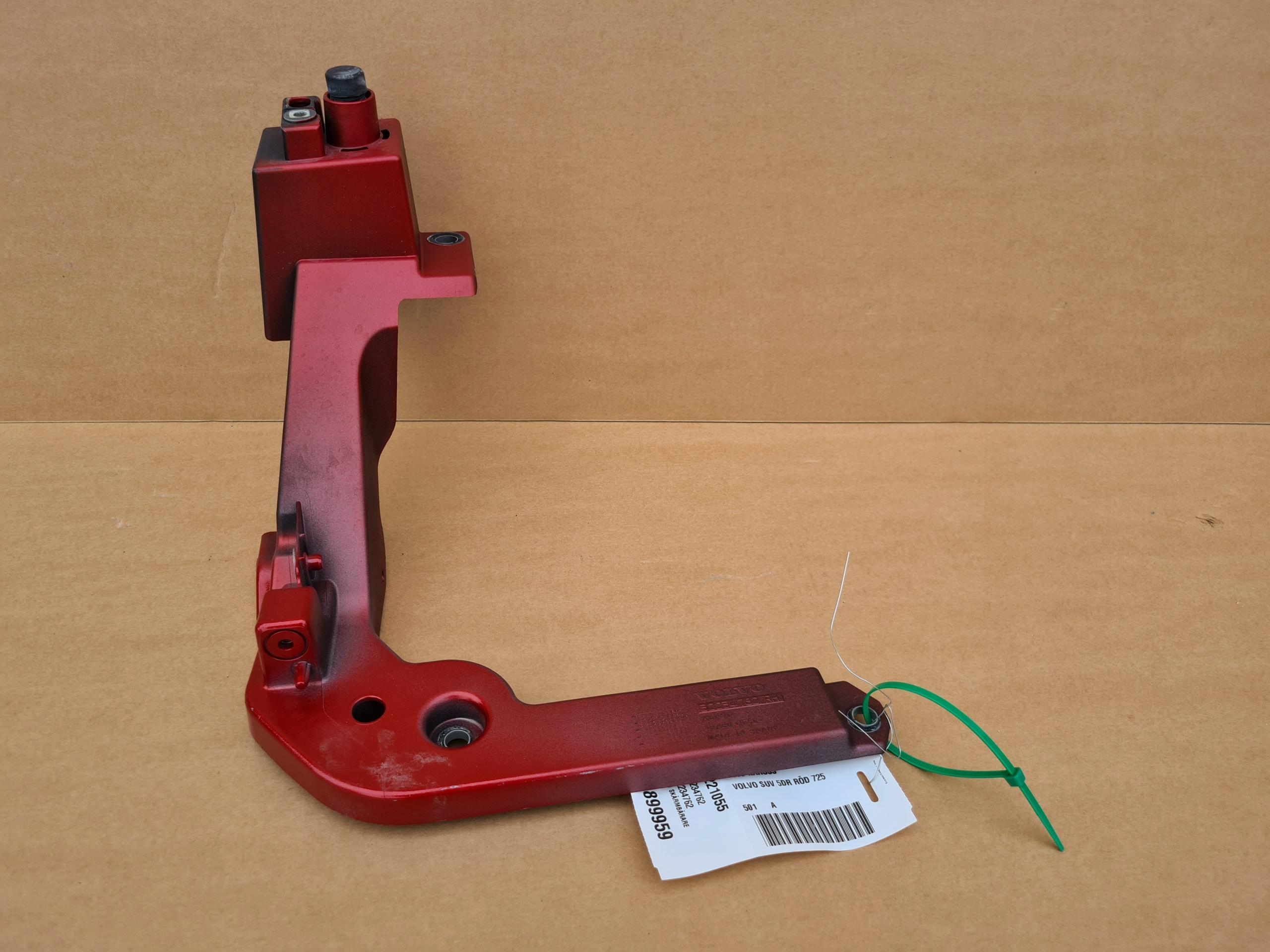 4564 32234762 - ПРАВИЙ КРОНШТЕЙН ОКУЛЯР КРІПЛЕННЯ КРИЛА XC40 725