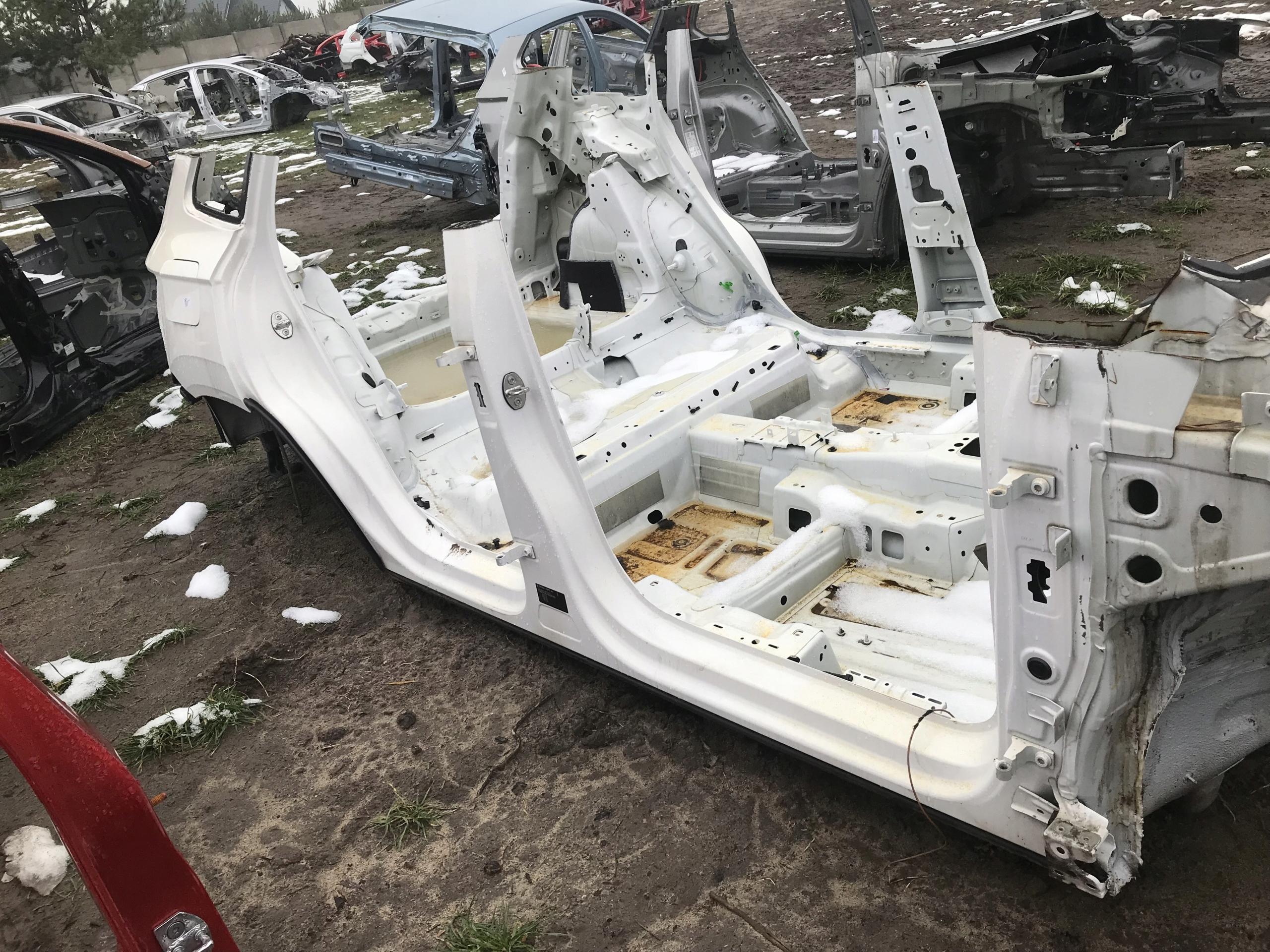 VW10209 - ПОРОГ ВЕСЬ ДЛИННЫЙ ПРАВЫЙ SKODA KAROQ 17-LF9E