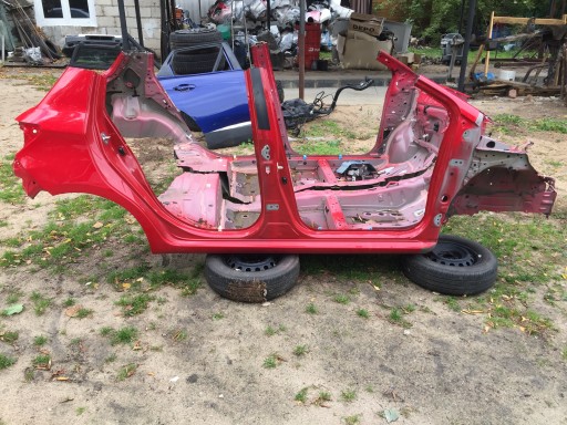 ПОРОГ ПРАВАЯ ЧЕТВЕРТЬ ЗАДНЯЯ ПРАВАЯ TOYOTA YARIS III