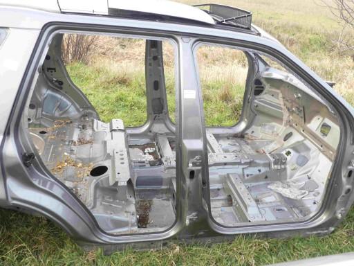 ПОРОГ ПРАВАЯ ЦЕНТРАЛЬНАЯ СТОЙКА FREELANDER II 06-14