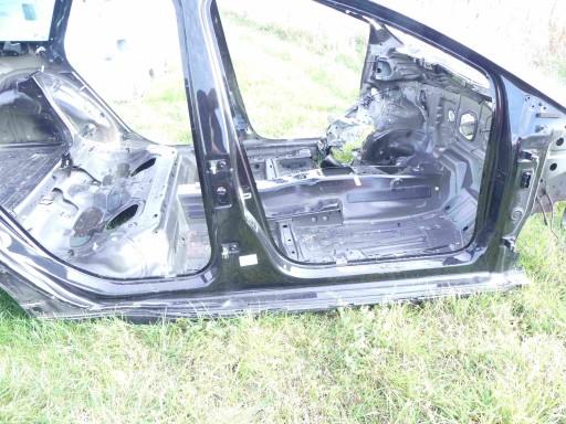 ПОРОГ ПРАВАЯ ЦЕНТРАЛЬНАЯ СТОЙКА LEON III УНИВЕРСАЛ LY9T