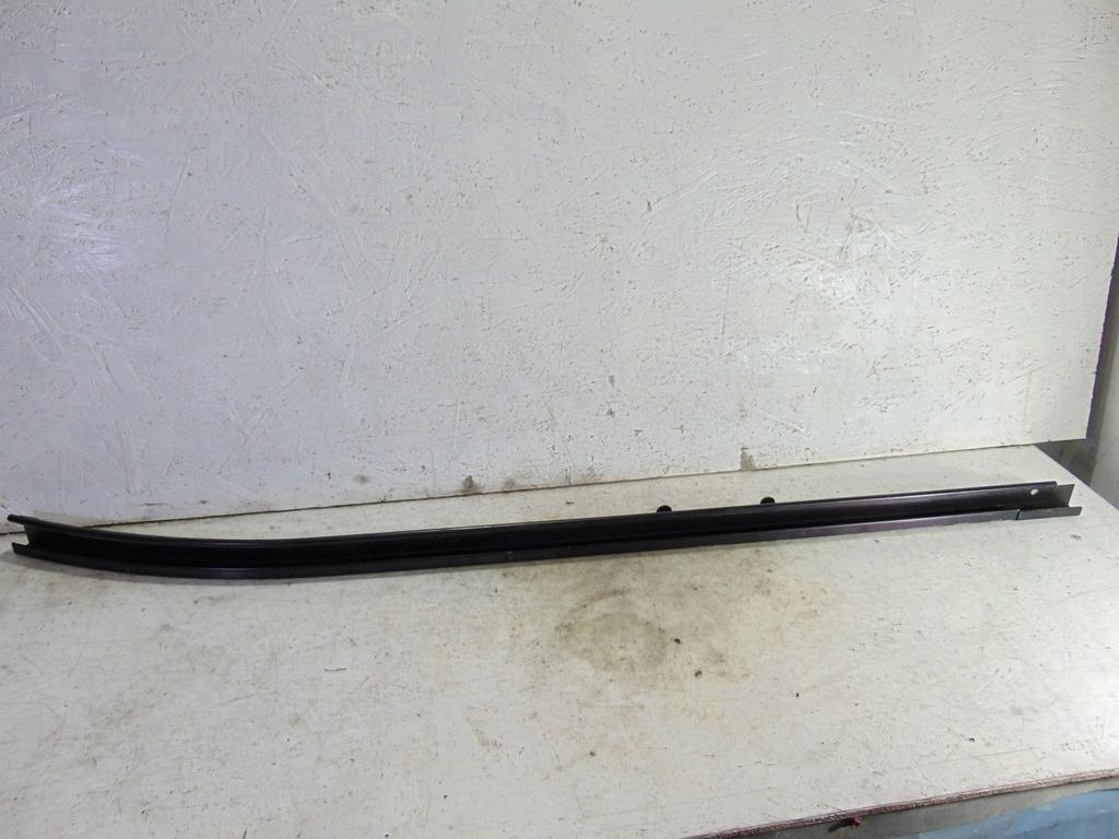 Направляющая раздвижной двери верхняя SPRINTER W906