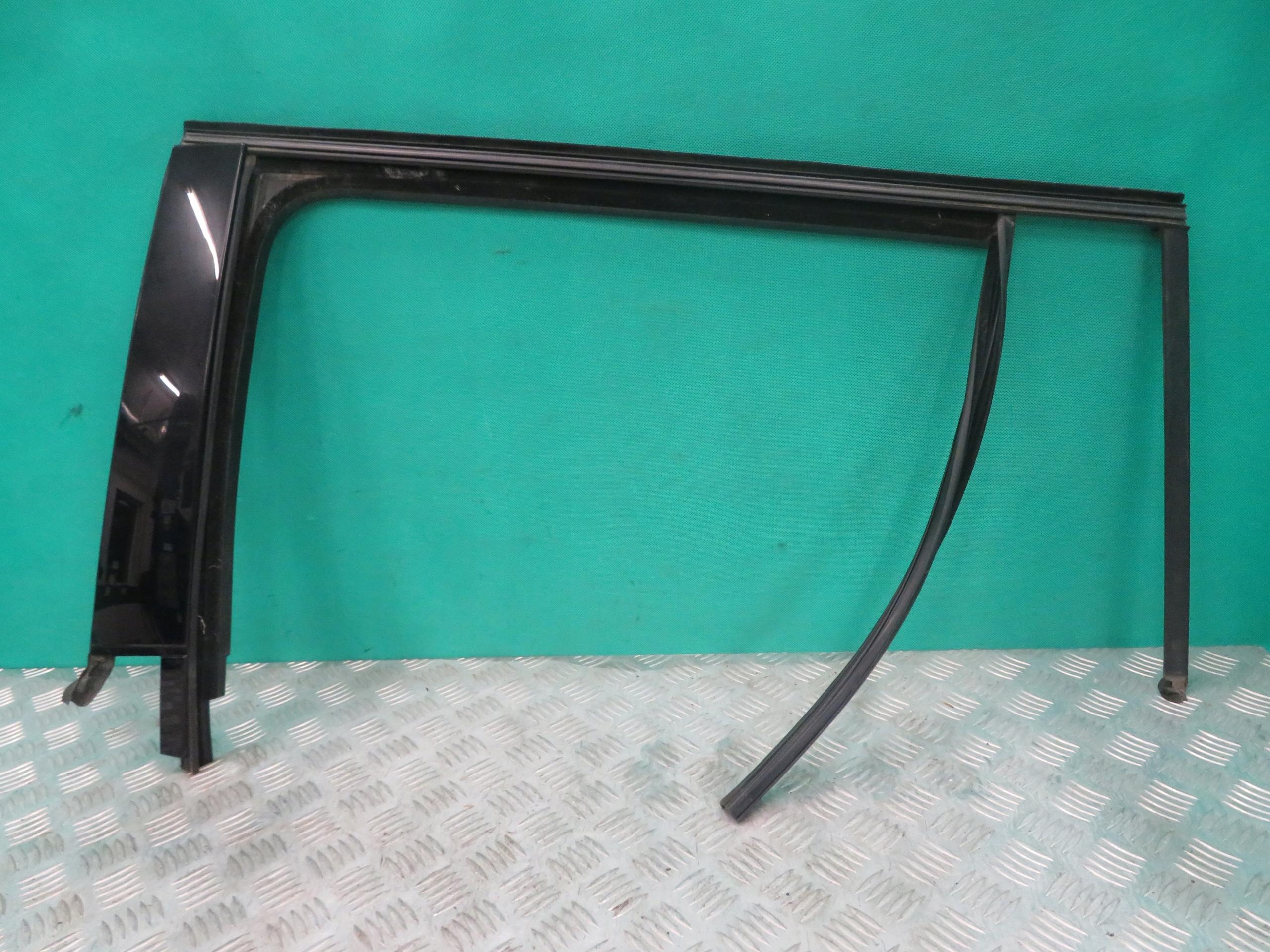 5NA839431 5NA - НАПРАВЛЯЮЩАЯ СТЕКЛОПОДЪЕМНИКА ЛЕВАЯ ЗАДНЯЯ VW TIGUAN II RLINE 19R