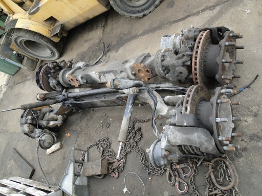 123456 - Передний и задний управляемый мост рено премиум.