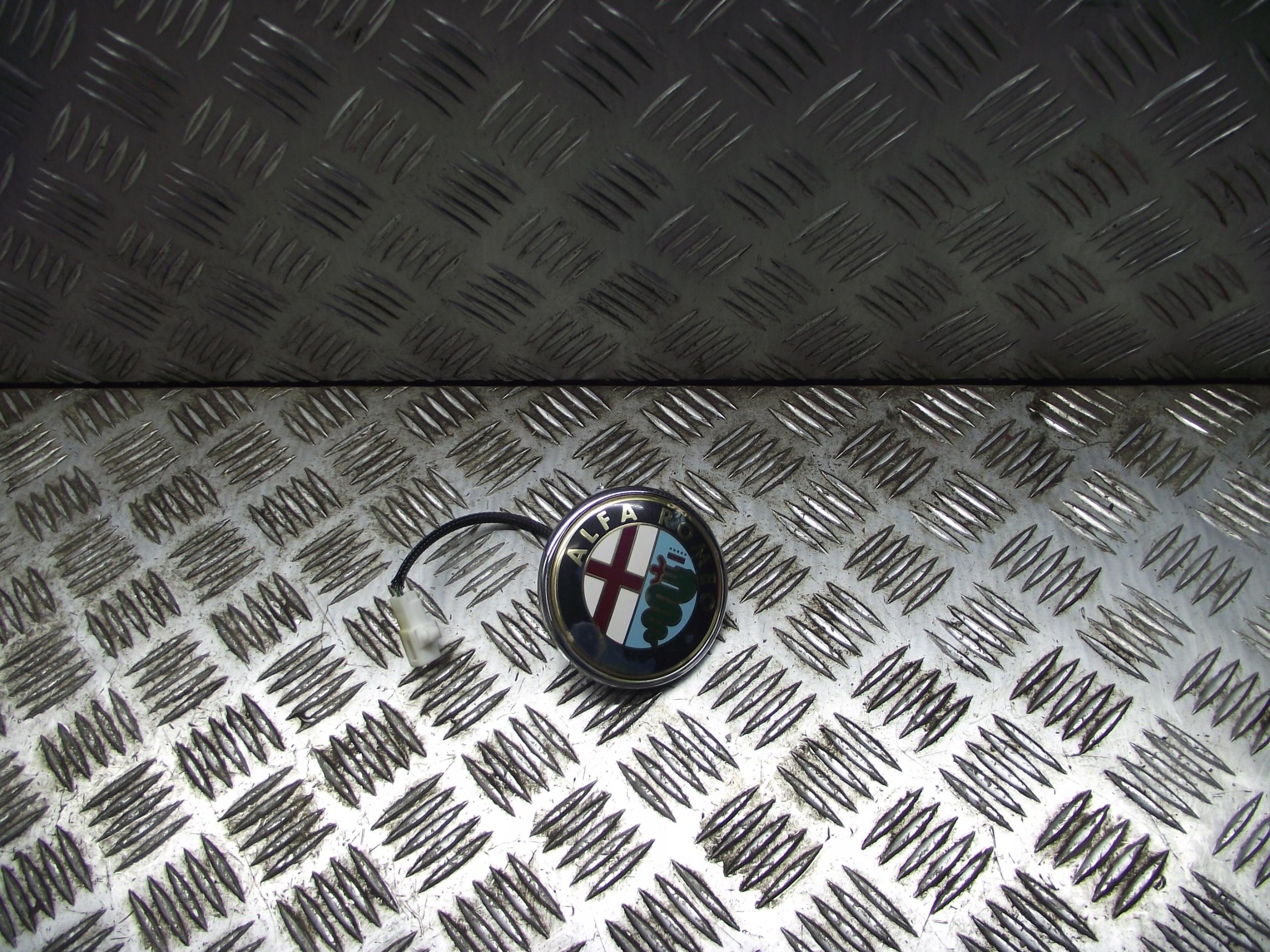 КНОПКА ЩИТКА АЛЬФА МИТО 09R ЭМБЛЕМА ЗАМОК