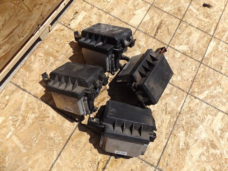 148545 - БЛОК ЗАПОБІЖНИКІВ МОДУЛЬ CHRYSLER 300C КОРОБКА