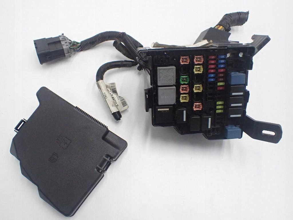 BA6T-14K012-LLD BA6T-14K012 - КОРОБКА ПРЕДОХРАНИТЕЛЕЙ ДЛЯ FORD FIESTA MK7 11R