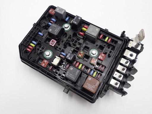 39040853 - КОРОБКА ЗАПОБІЖНИКІВ OPEL ASTRA V K 17R