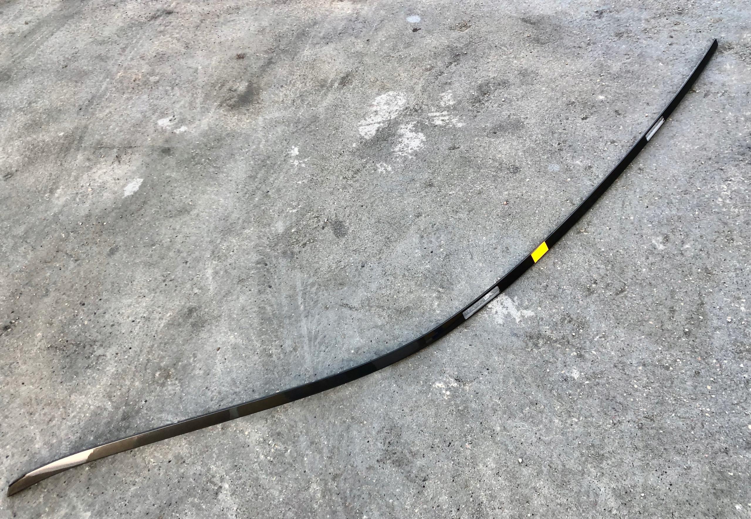 Panamera 970 рейка крыши правая M8S