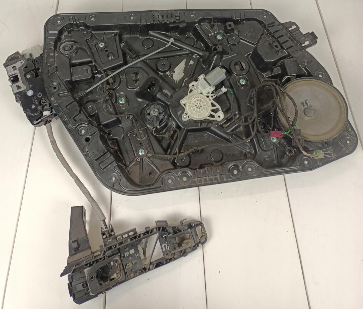 C59364-106 - Панель передней левой двери Mercedes W177 18-21