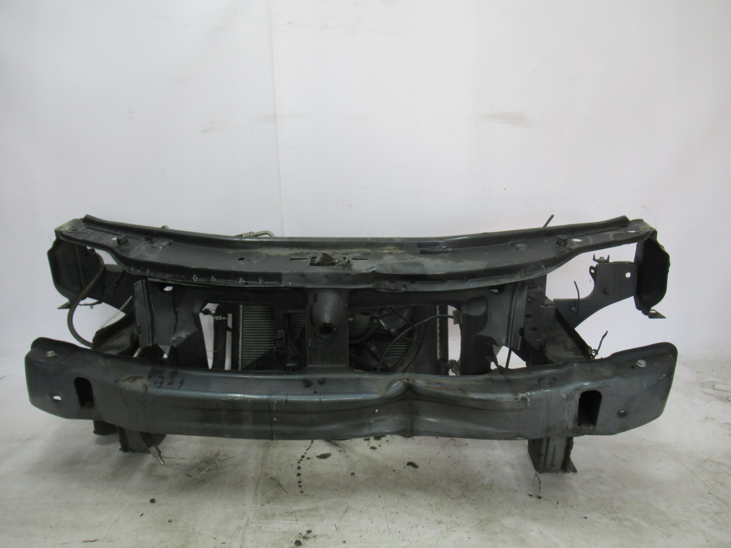 08-12 - Передняя ременная решетка радиатора Dacia LOGAN и 1.6