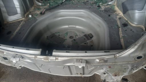 Задний ремень ванна toyota Avensis T27 09-15R седан