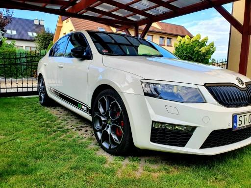 Боковые полосы, автомобильная пленка Skoda Octavia VRS