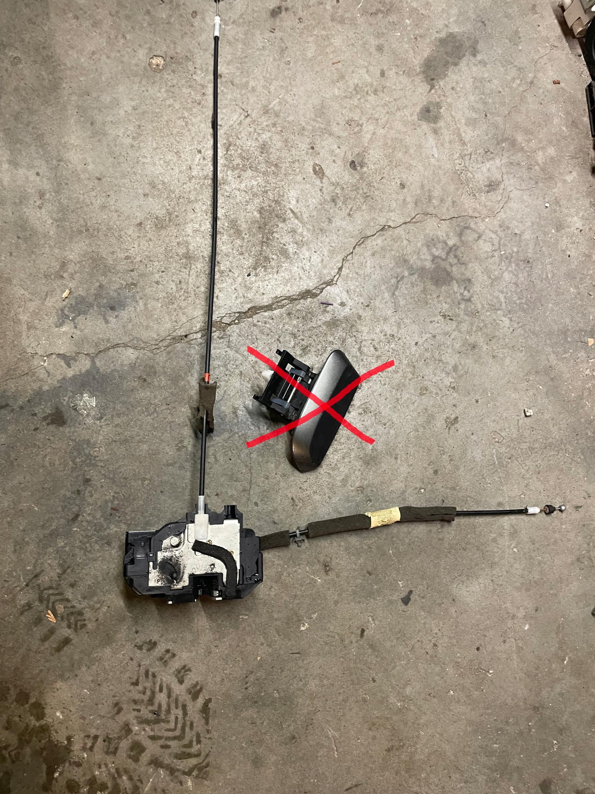 Pathfinder R51 замок двери правый задний задний