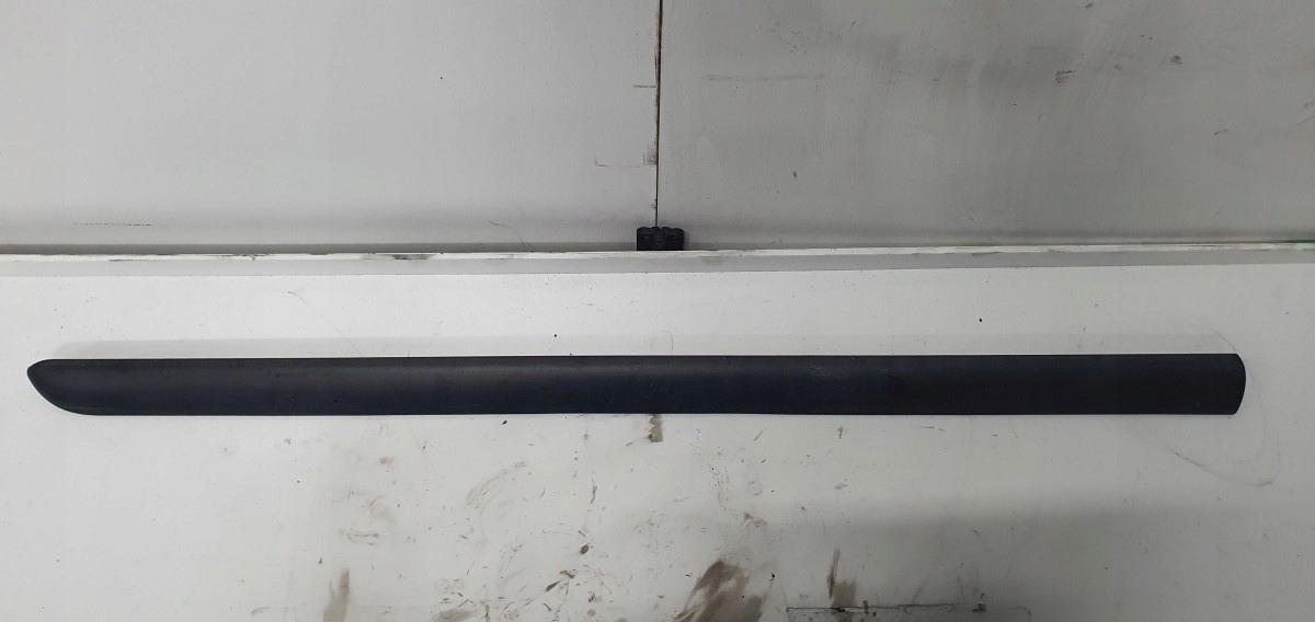 98547R02 - Peugeot 3008 накладка дверей ліва передня