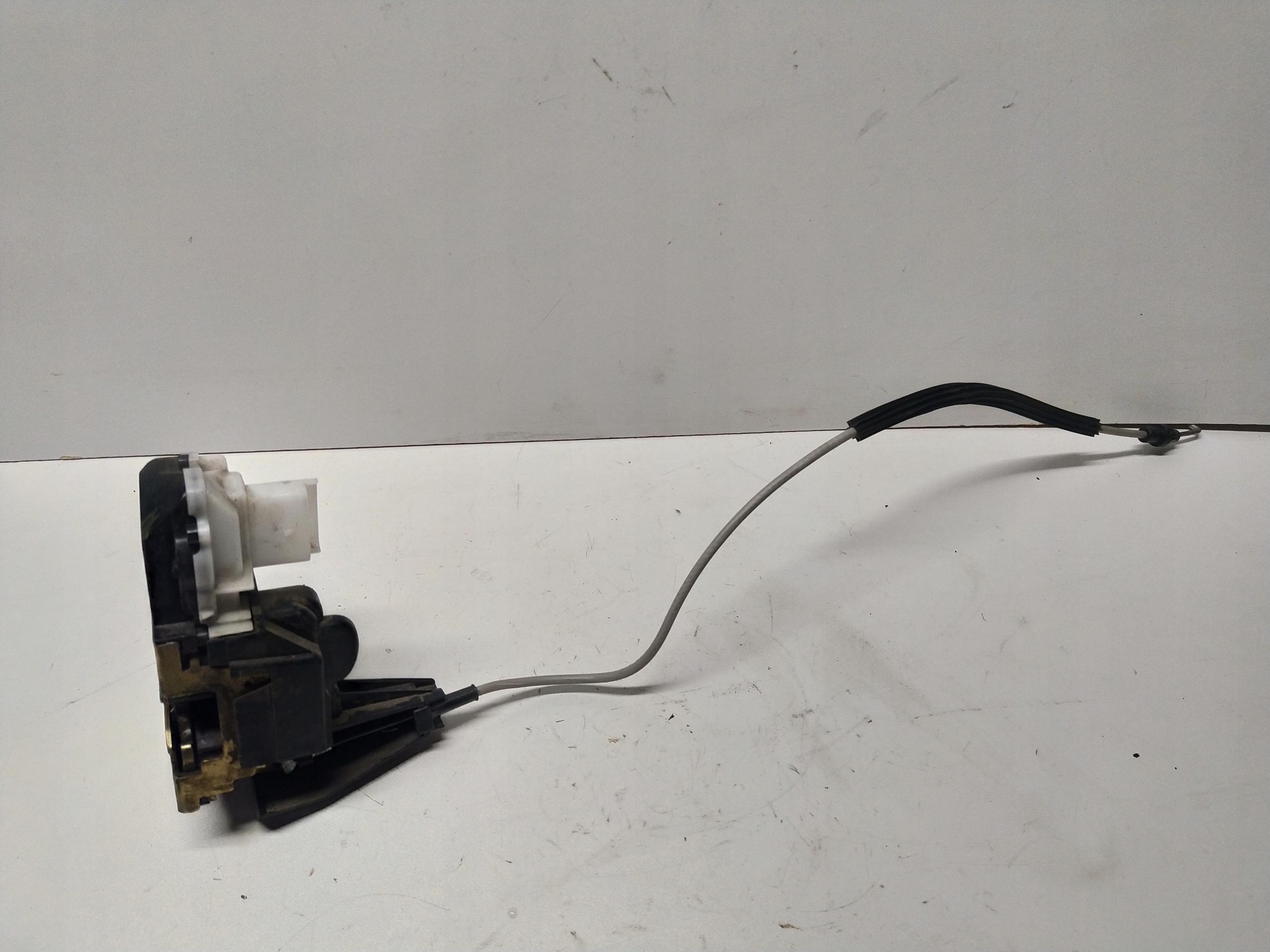 Peugeot 307 замок двери левый передний Европа