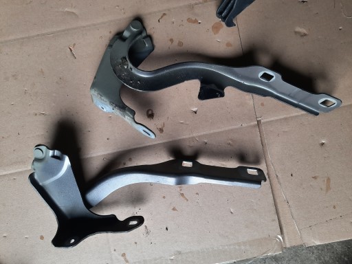 9677784800 - Peugeot 308 II T9 Петля капота левая