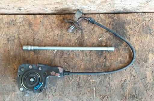 GRZ11803 - Peugeot 5008 кріплення ліфт запасне колесо + ключ