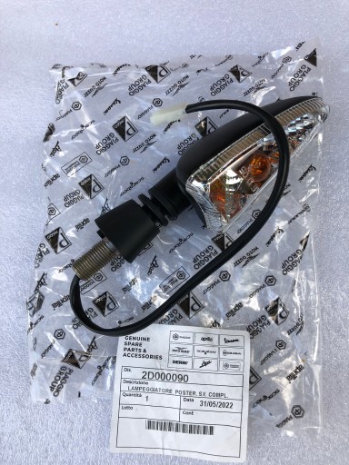 2D000090 - Piaggio MP3 покажчик повороту лівий передній 14-17