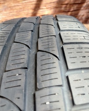 Pirelli Sotto Zero2 225/45 R18 RunFlat