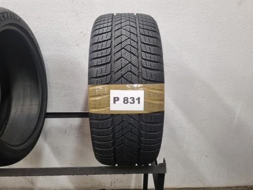 Pirelli Winter SottoZero 3 235 35 20 92W DOT.4719R