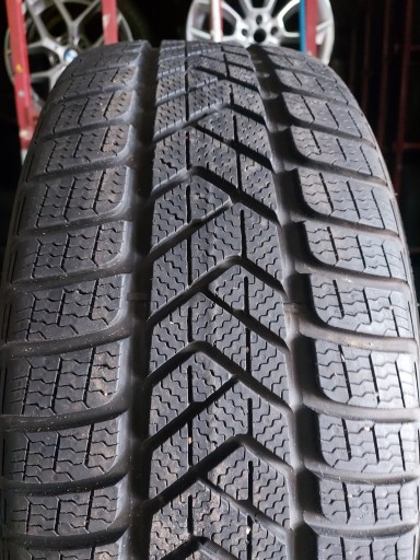 Pirelli Winter SottoZero 3 255/45R19 104W із захистом дисків XL T0-Tesla